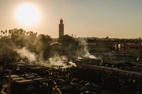 Sol sobre a Medina de Marrakesh, no Marrocos.