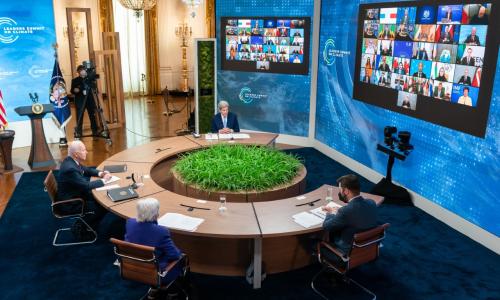 presidente Joe Biden em videoconferência com outros presidentes e líderes