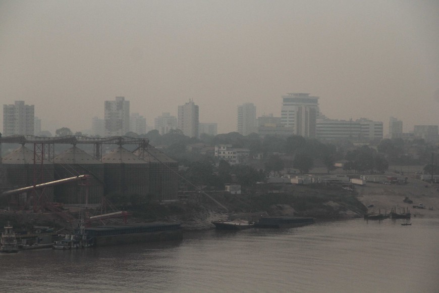 <p>Imagem de porto velho coberta de fumaça</p>