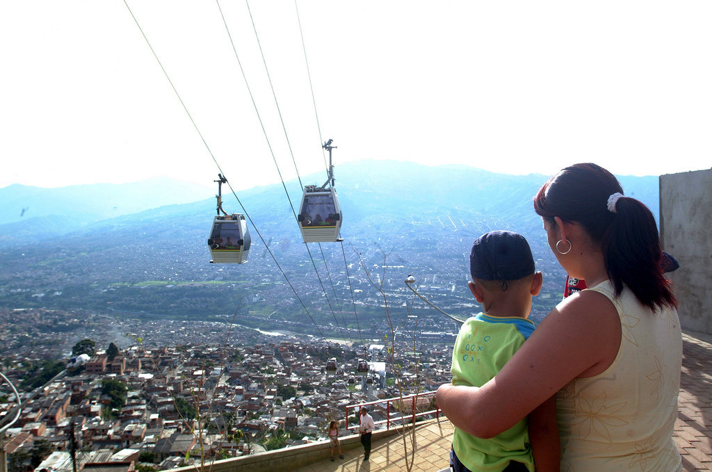 <p>Teleférico na cidade de Medellín, na Colômbia</p>