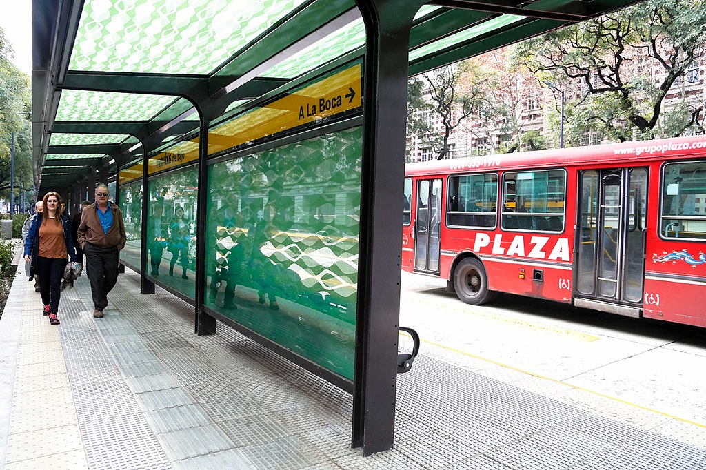 <p>Ponto de ônibus em Buenos Aires</p>