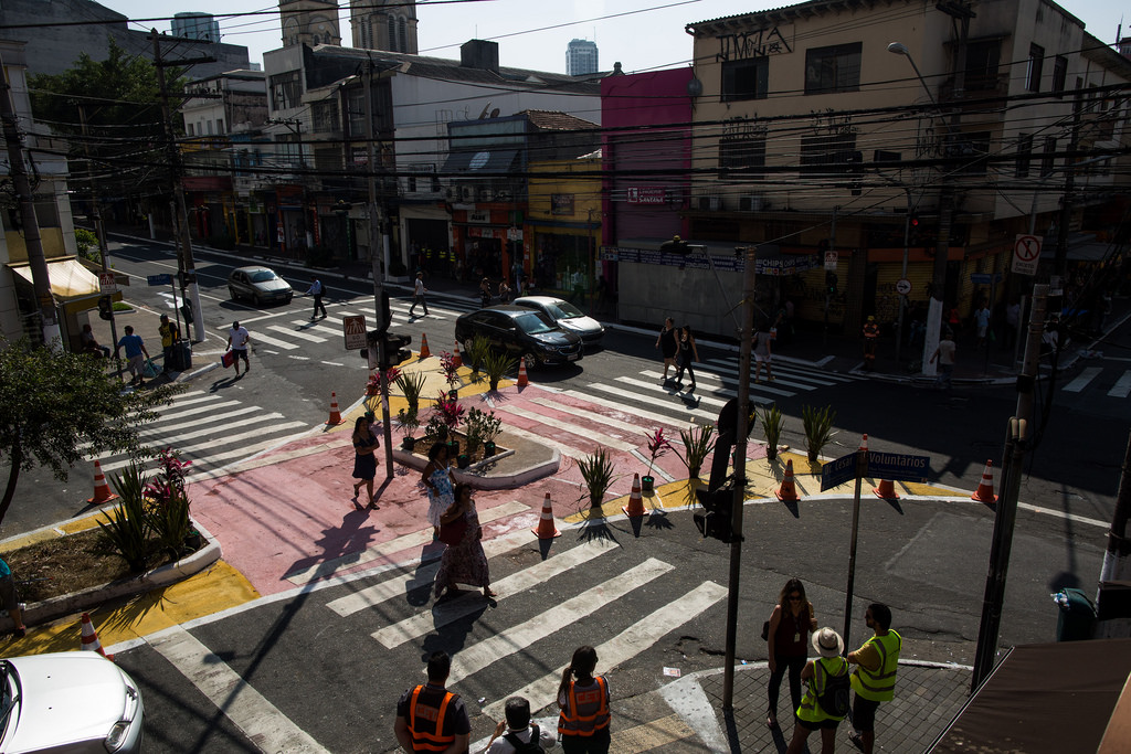 <p>Em Santana, Zona Norte de São Paulo, pinturas ajudaram a melhorar a segurança de cruzamentos e vias do bairro (Foto: Victor Moriyama/WRI Brasil)</p>